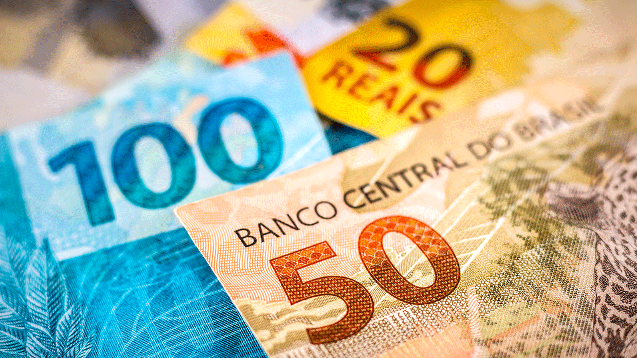 Auxílio Brasil: cédulas de dinheiro representam o benefício oferecido pelo programa
